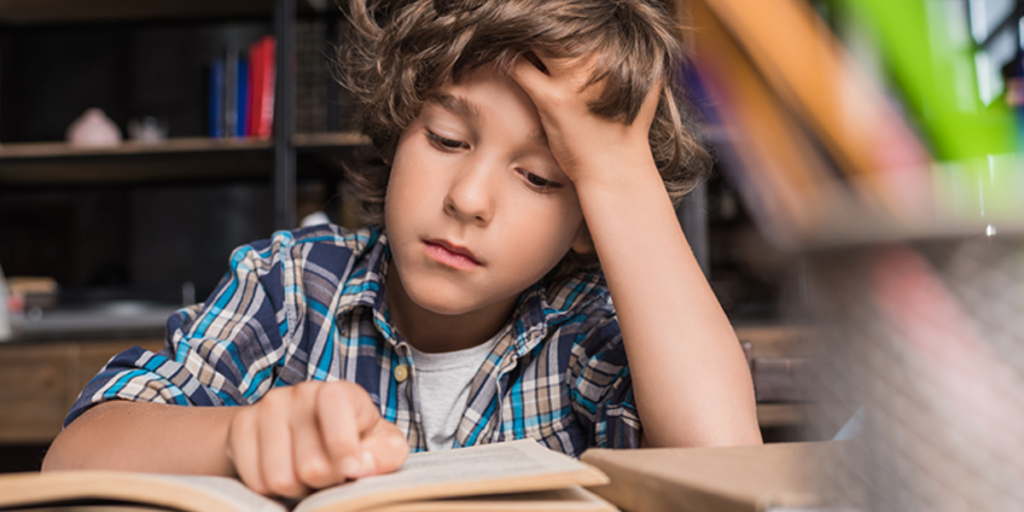 Problèmes auditifs pouvant freiner le développement de la mémoire auditive