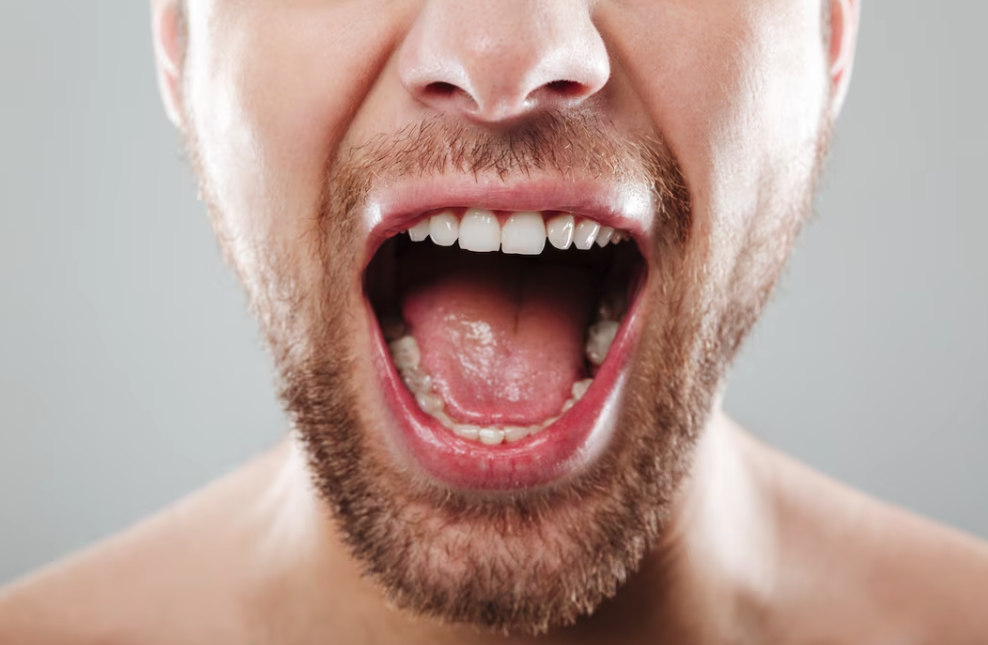 L’anxiété peut-elle provoquer un goût métallique dans la bouche ?
