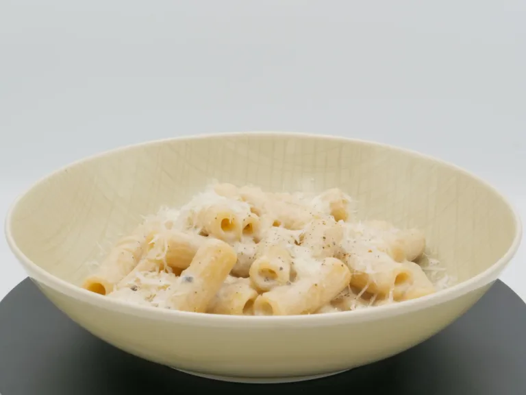 Les-Rigatoni-Cacio-e-Pepe-