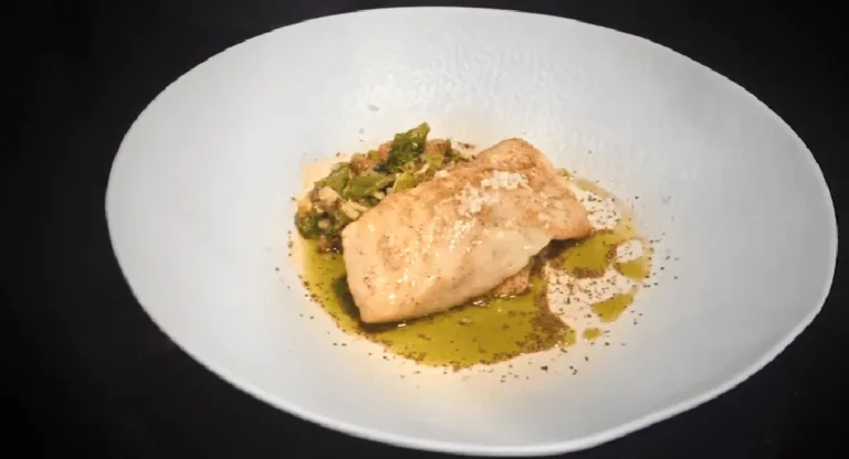 Turbot-a-la-sauce-Vierge-Feuille-et-Celeri-Bio-min