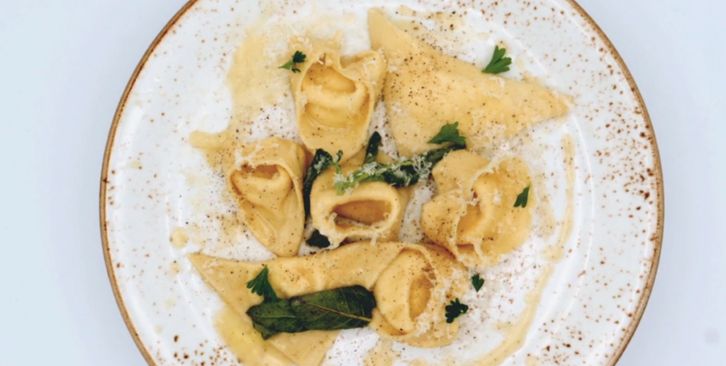 Denny Imbroisi Raviolis farcis à base de ricotta et basilic